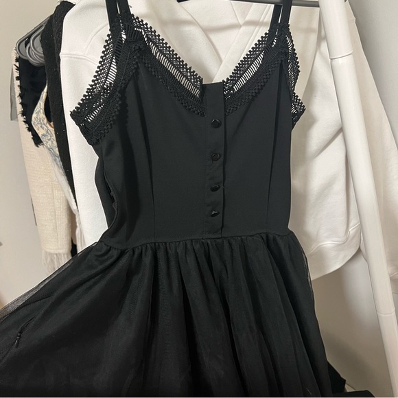 PROM DRESS - Picture 3 of 4
